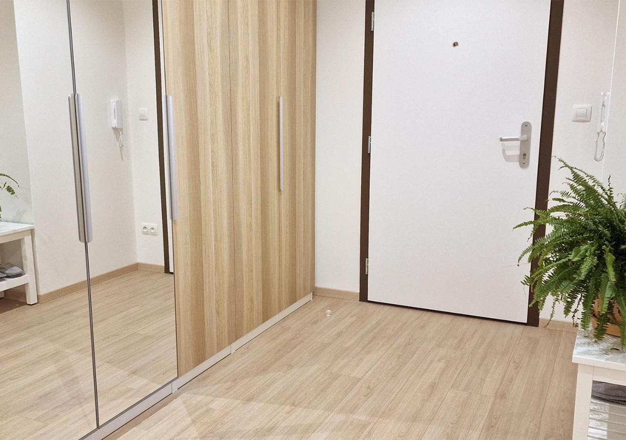New Cozy 2 Room Pink Apartment Bratislava 059 Экстерьер фото