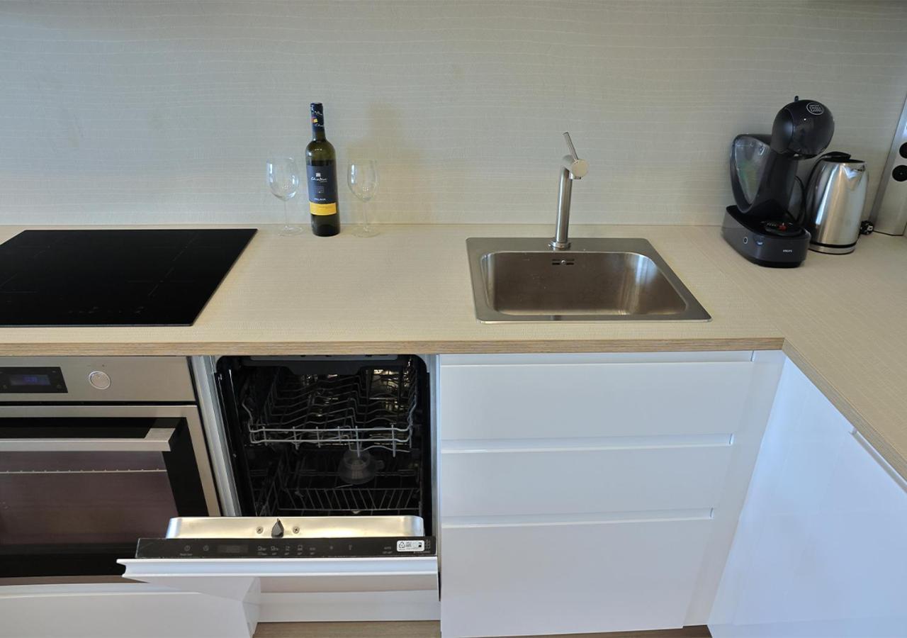 New Cozy 2 Room Pink Apartment Bratislava 059 Экстерьер фото
