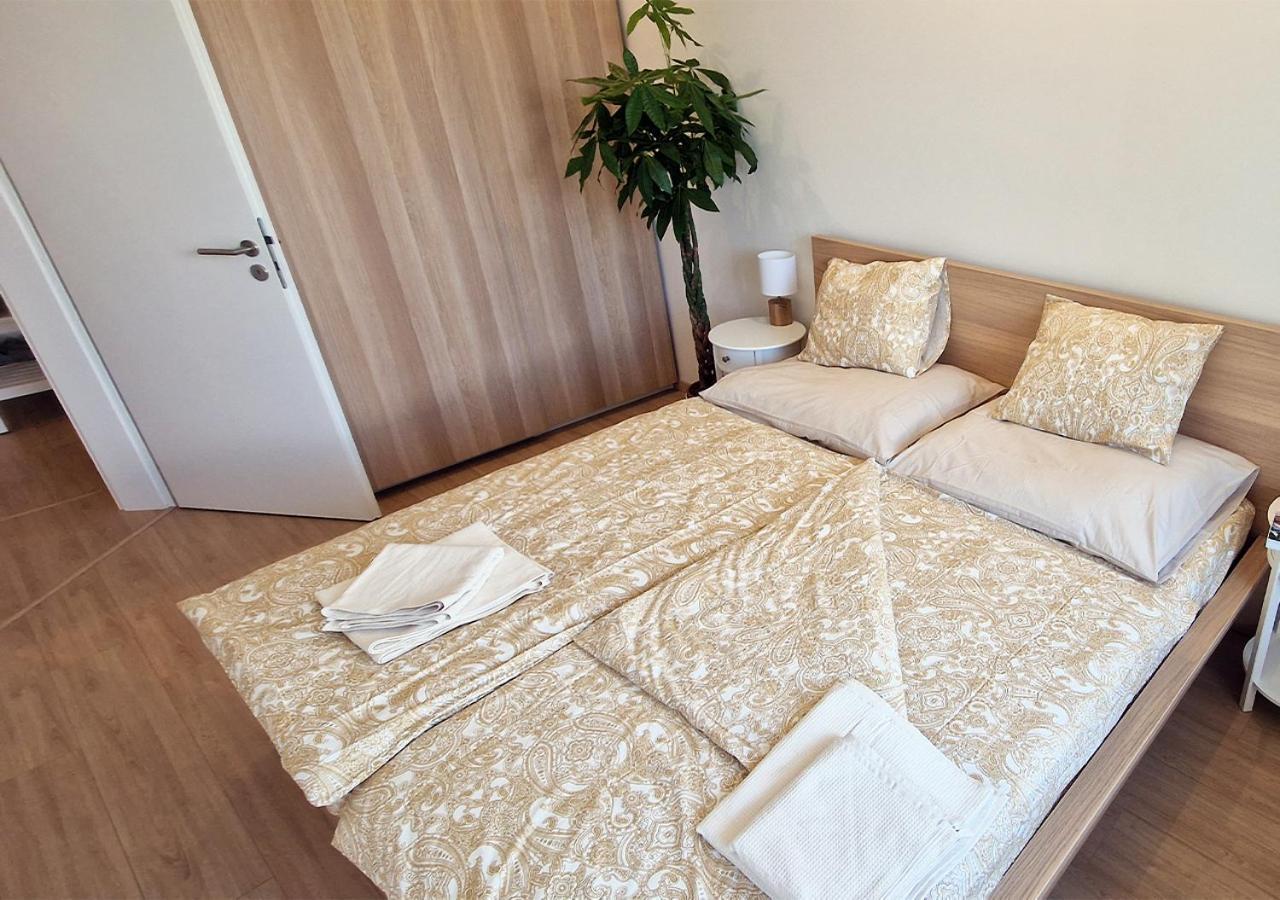 New Cozy 2 Room Pink Apartment Bratislava 059 Экстерьер фото