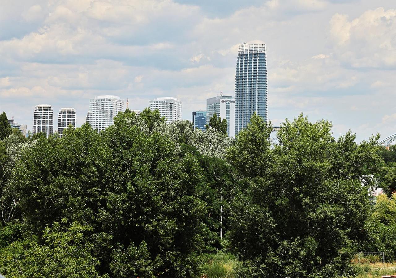 New Cozy 2 Room Pink Apartment Bratislava 059 Экстерьер фото