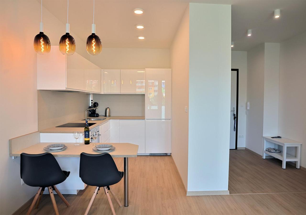 New Cozy 2 Room Pink Apartment Bratislava 059 Экстерьер фото